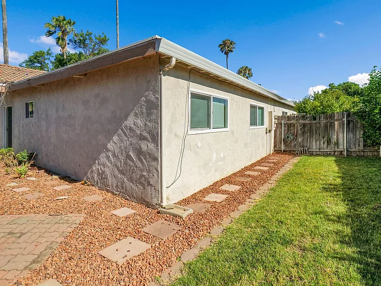 4206-4208 Casa Blanca Lane — Photo 34