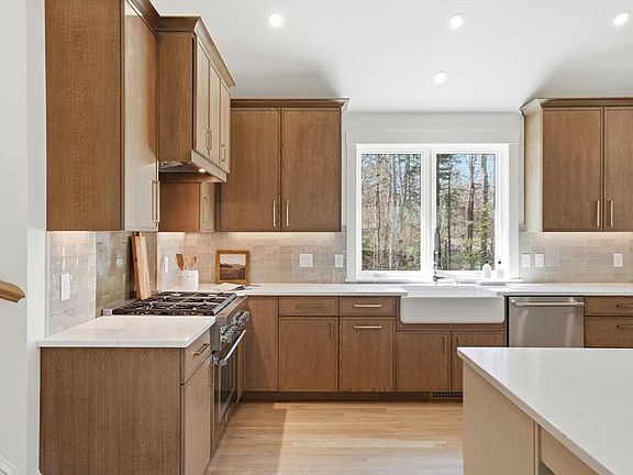 2nd image of 26 Old Pottery Ln