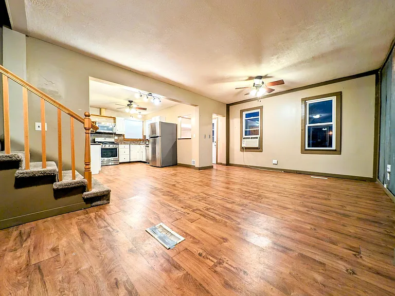 304 Oak Ave SW — Photo 6