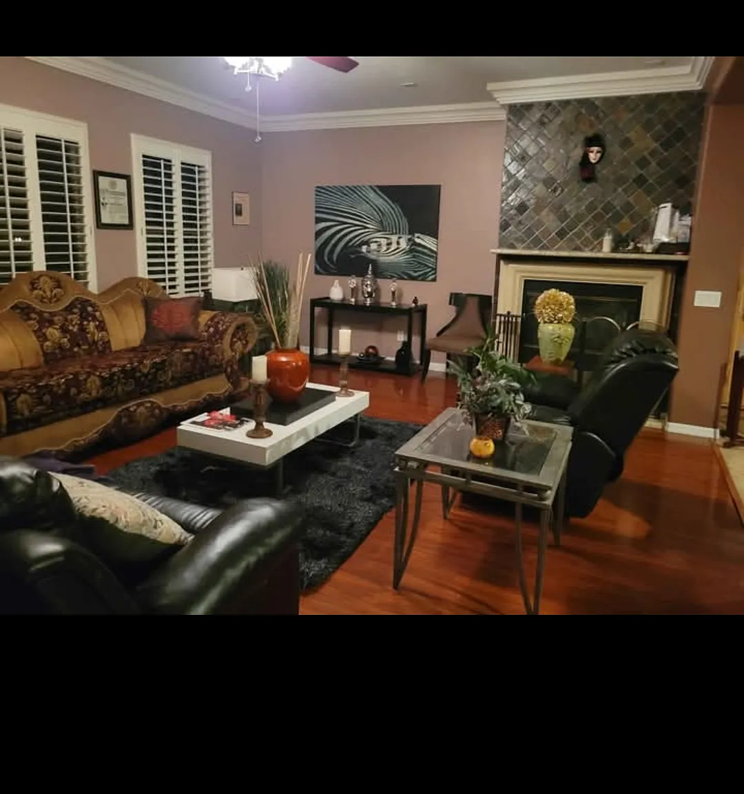4 bed, 2600 sqft, $2,399 — Photo 1
