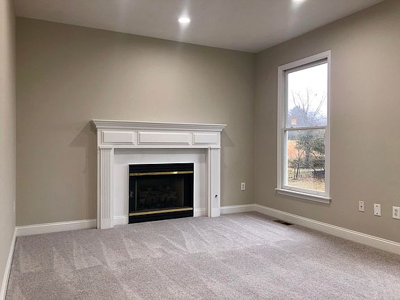 4th image of 8415 Holly Tree Dr