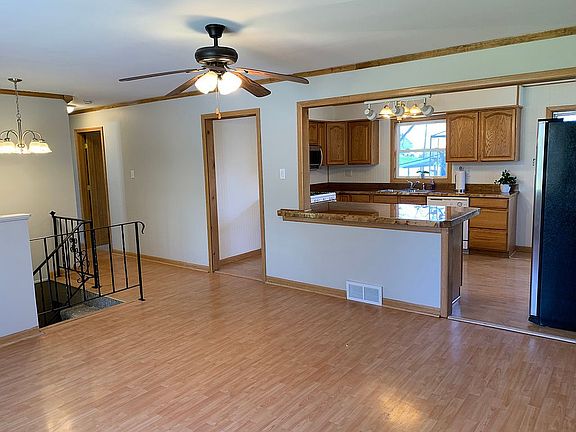 3rd image of 2261 Samuelson Rd