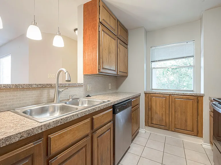 2404 Sycamore Ave #C-1 — Photo 33