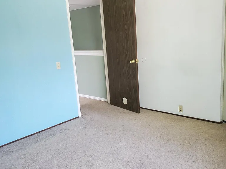 1536 Drake Dr — Photo 16