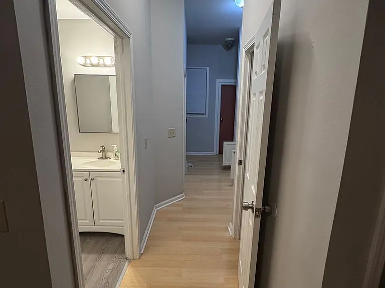 1718-34 E Lafayette Pl — Photo 21