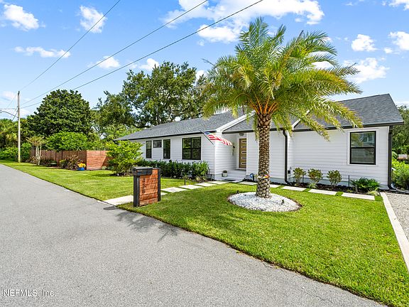 3rd image of 438 ST AUGUSTINE Boulevard