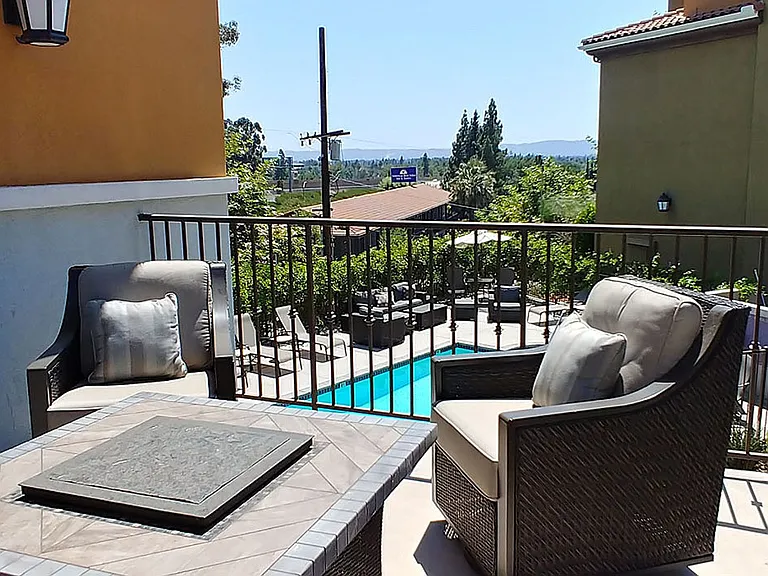 Almeria Townhomes — Photo 21