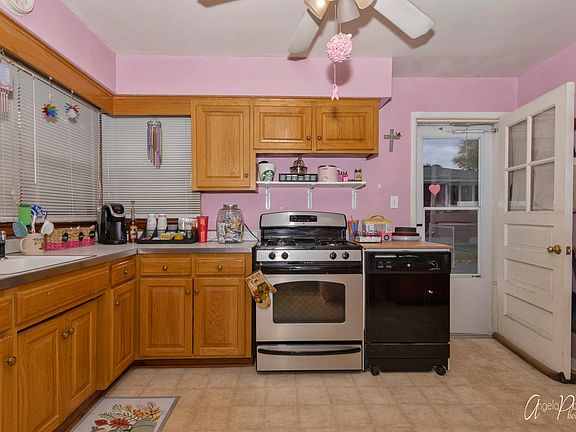 4th image of 37222 N Hillside Dr