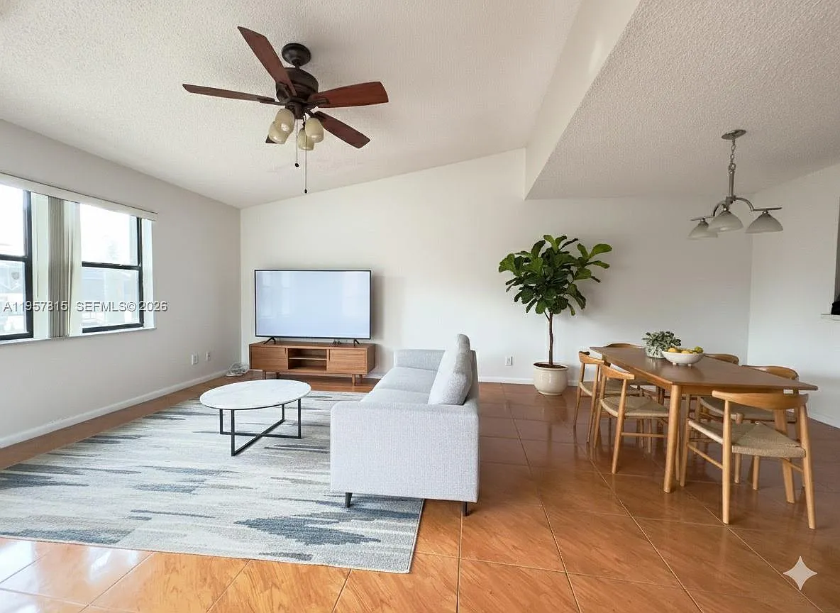2 bed, 1275 sqft, $2,450 — Photo 3
