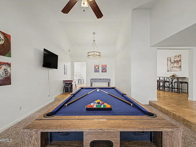 2445 S Catarina — Photo 4