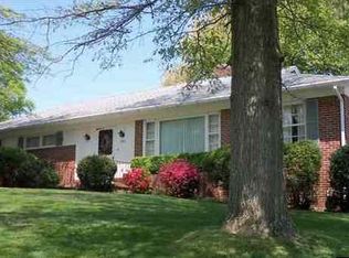 1295 Crescent Rd, York, PA 17402