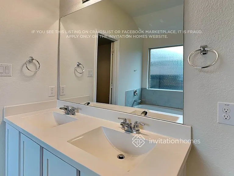 1800 Alamandine Ave — Photo 16