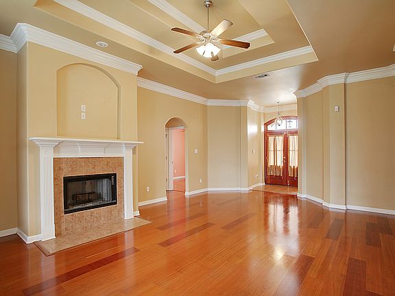 4th image of 214 Laurel Oak Dr