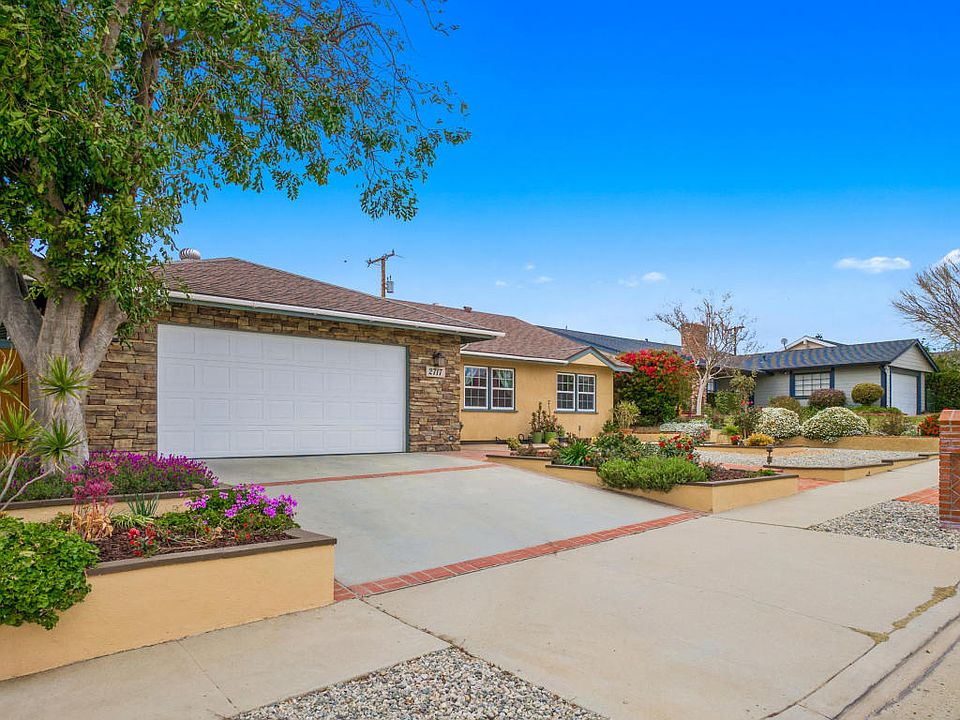 1st image of 2717 N Loraine Pl