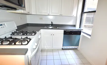 Rented by Manhattan Realty Group