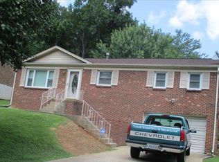 537 Freeze Rd, Danville, VA 24540