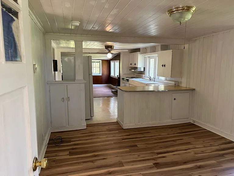 130 Johnson Point Rd — Photo 4