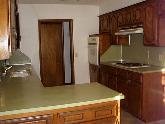 4th image of 361 Marshall Dr