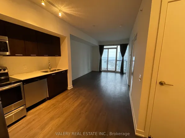 2200 Lake Shore Blvd W, Toronto, ON