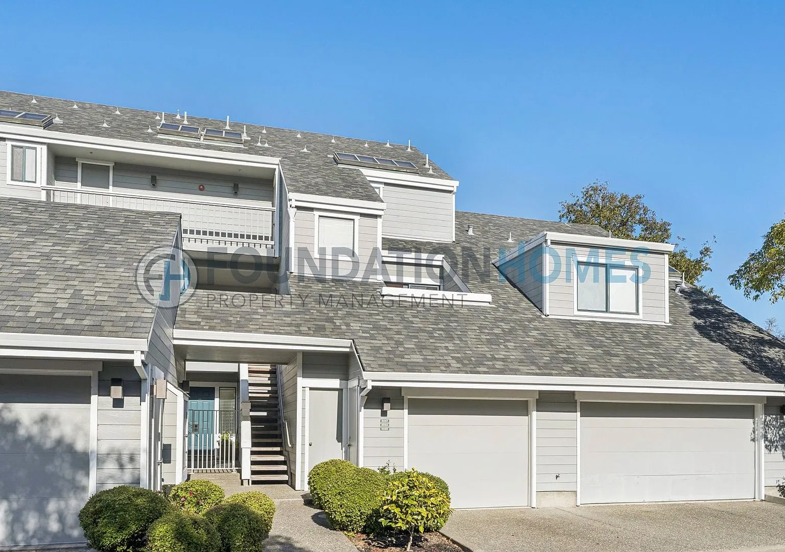 Waterfront Living In Desirable Sunrise Pointe - 2br/2.5ba Mill Valley Condo! Foundation — Photo 1