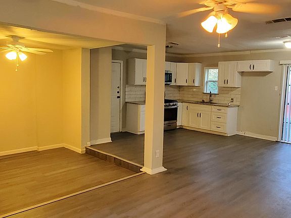 2nd image of 2720 Almeda Dr