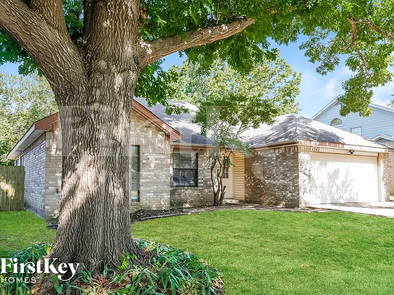 4742 Cornflower Dr — Photo 2