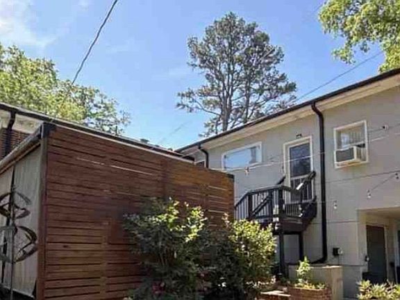 13 x 13 Pergola & Hot Tub