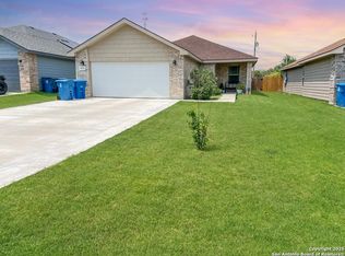 806 W Inez St, Beeville, TX 78102