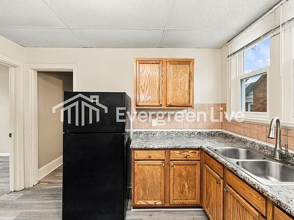 5th image of 3437 Mayfair Ave