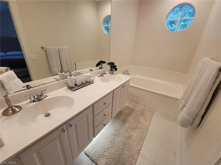3536 Islandwalk Cir — Photo 24
