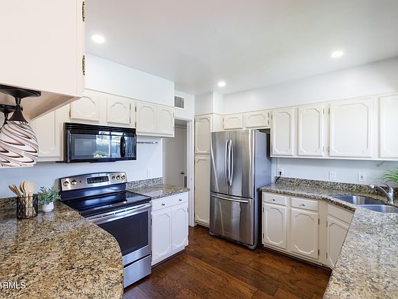 2nd image of 805 W AMELIA Avenue