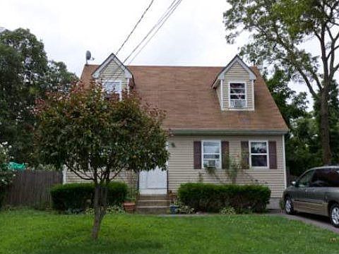 2nd image of 182 Patchogue Ave