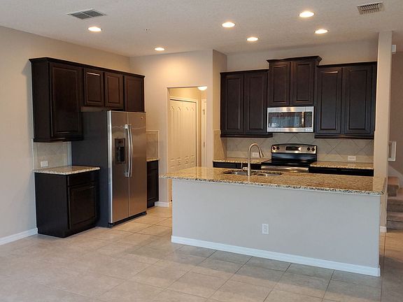 4th image of 838 Walkers Grove Ln