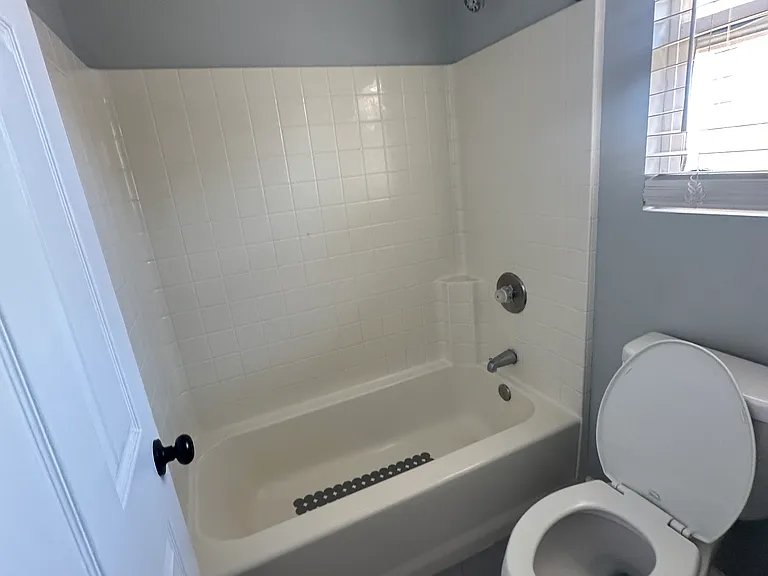 7072 Knox Ave — Photo 6