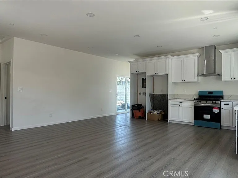 115 Owens — Photo 2