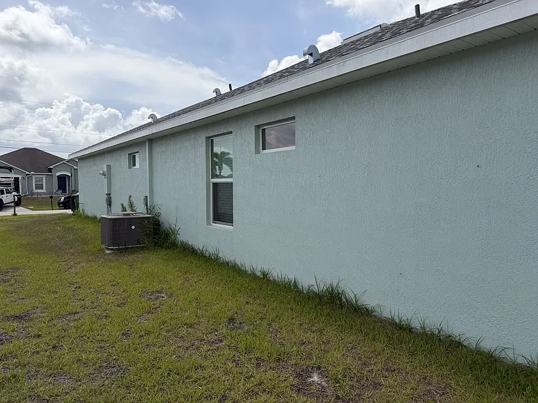 4634 SW Athena Dr — Photo 7