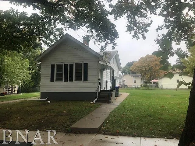 1003 W Wood St photo 1