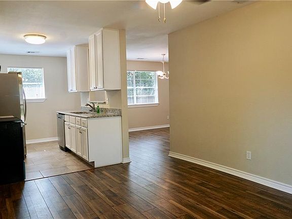 3rd image of 1322 Driftwood Dr