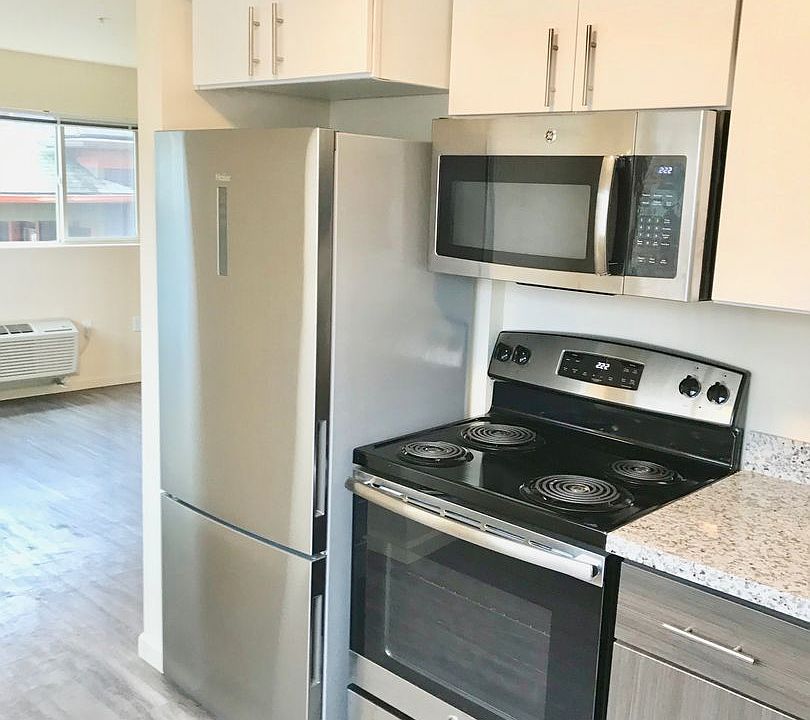 1st image of 410 NE Dekum St #302