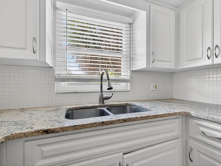 535 12th Ave NE #3 — Photo 5