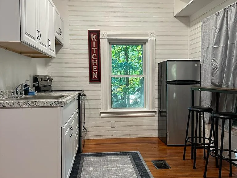 121A E Union St — Photo 10