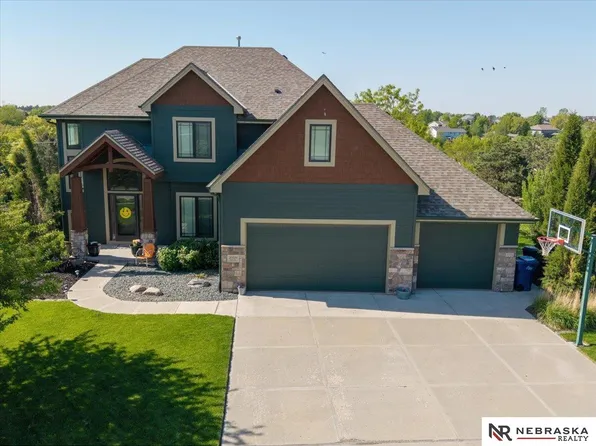 20029 Oak St, Gretna, NE 68028