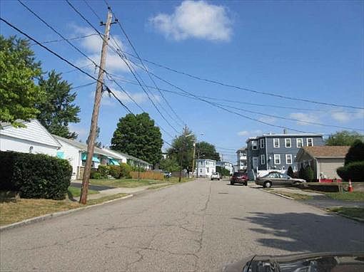 2nd image of 122 Chestnut Hill Ave