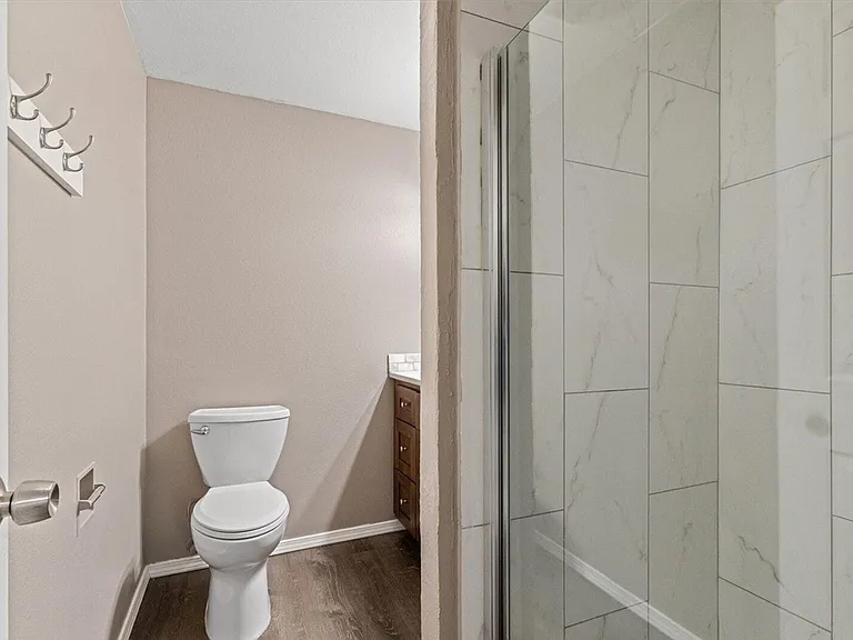 Madison St Duplex — Photo 11