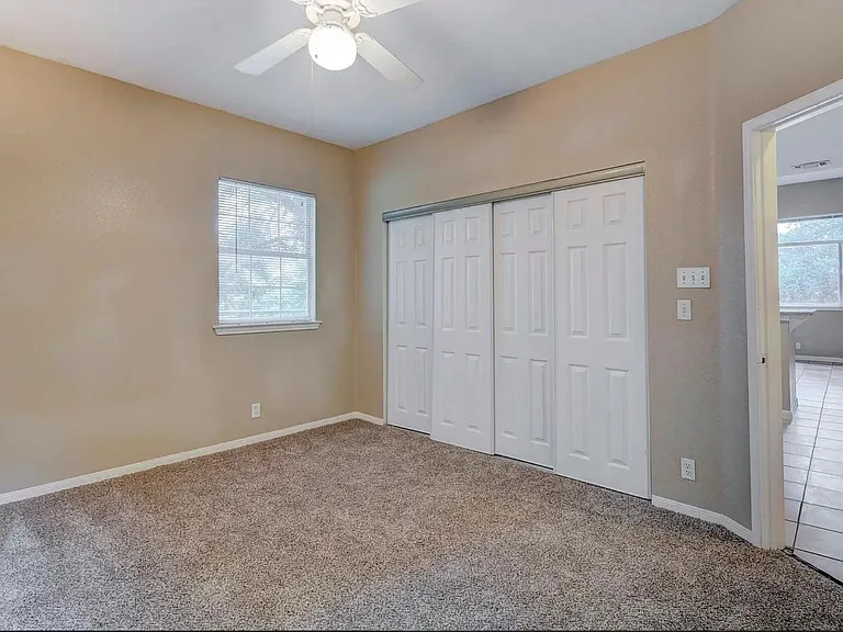 2405 Leon St #201 — Photo 13