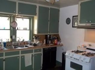 305 W Walnut St, West, TX 76691