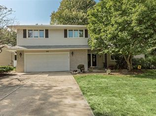 1858 Bromton Dr, Lyndhurst, OH 44124