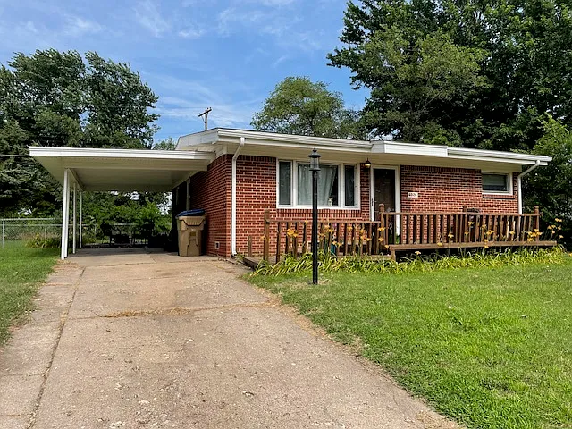 Carport & Driveway