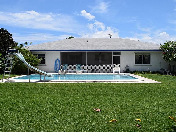 5th image of 821 Canal Dr