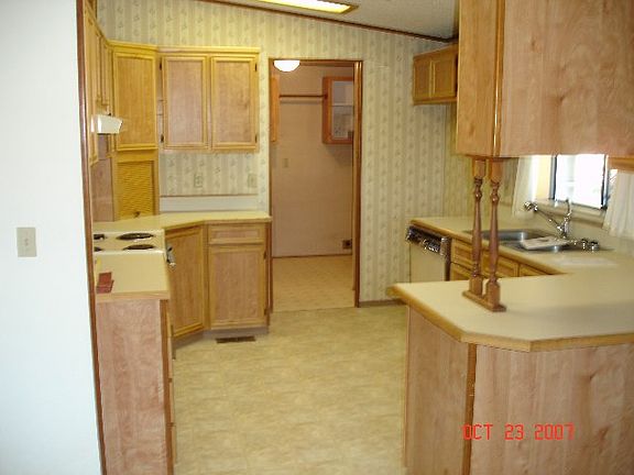 5th image of 3085 NE Vista Way